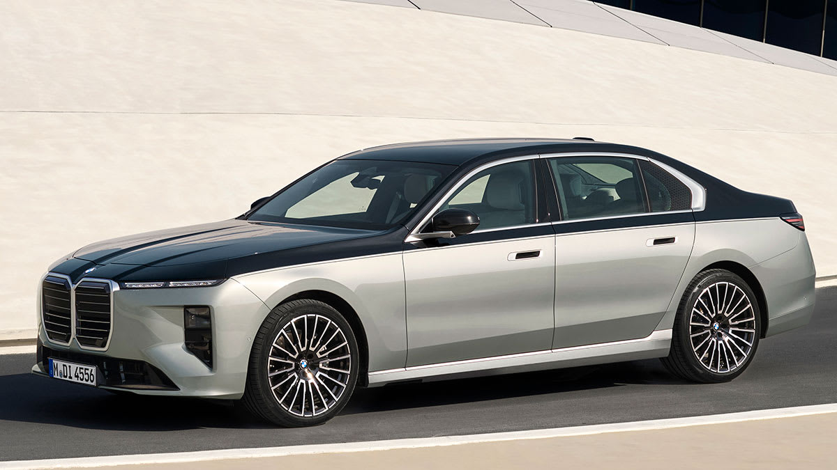 Preview: 2027 BMW 7 Series and i7: Luxury Theater on Wheels